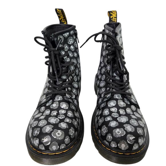 Dr Martens Leopard Hydro Combat Boot Black Skulls Metallic Leather Ankle Girls 4 - Picture 2 of 15